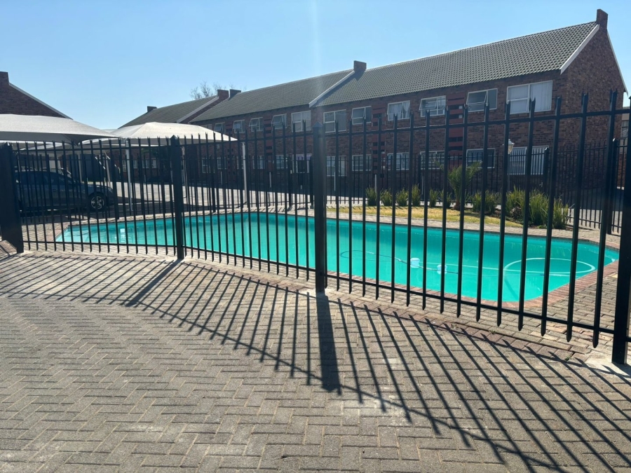 1 Bedroom Property for Sale in Pellissier Free State